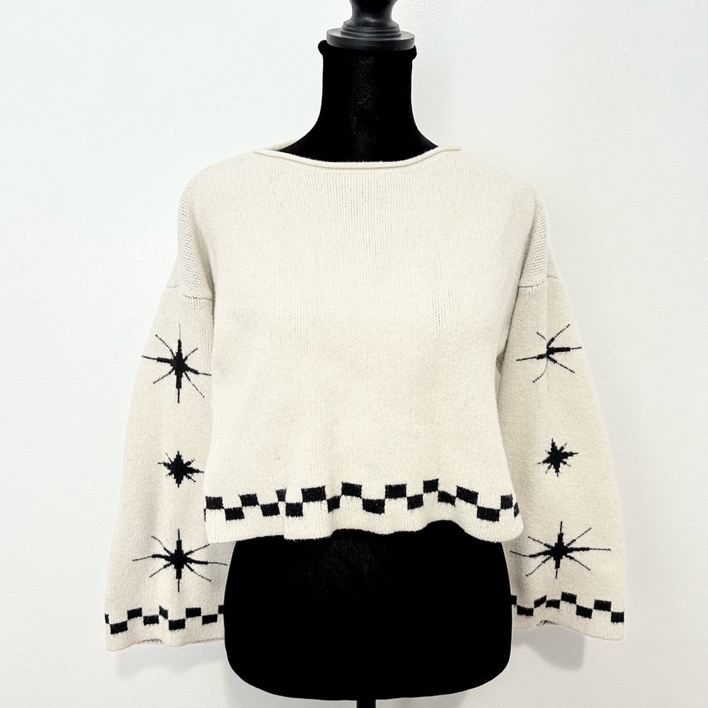 VINTAGE ✨ Cream and Black Star Pattern Sweater - Picture 3 of 3